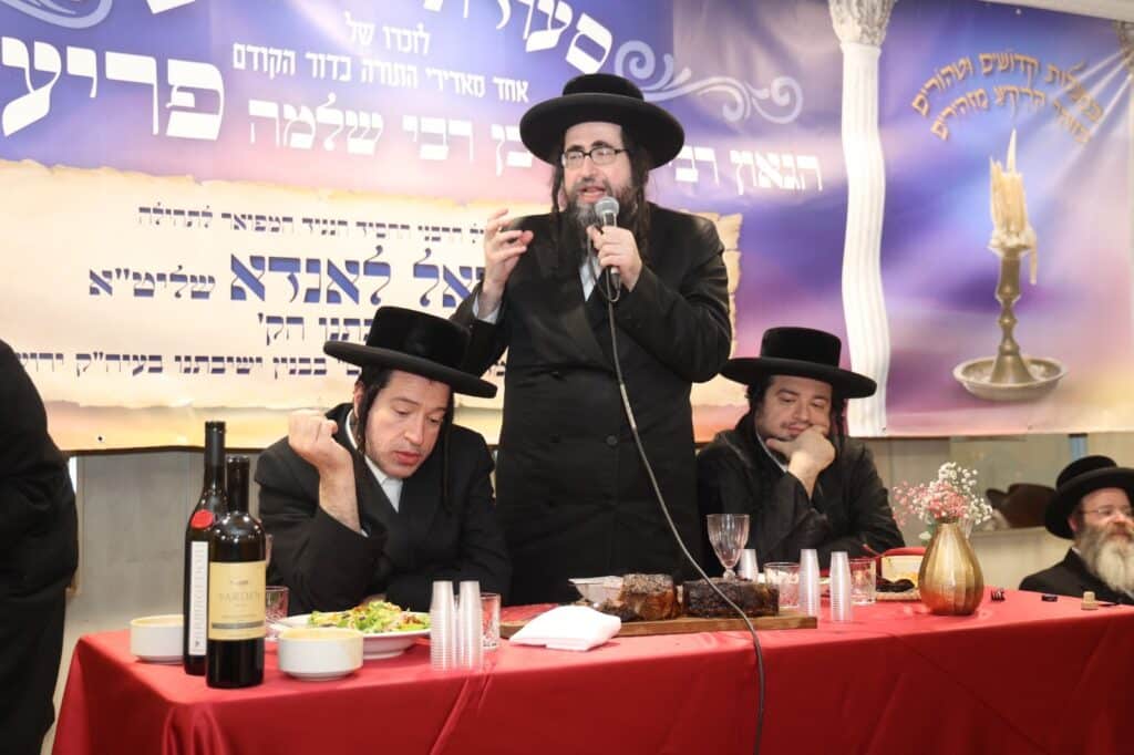 צפו: בחורי ישיבת אורייתא התעטרו בתעודת הוראה