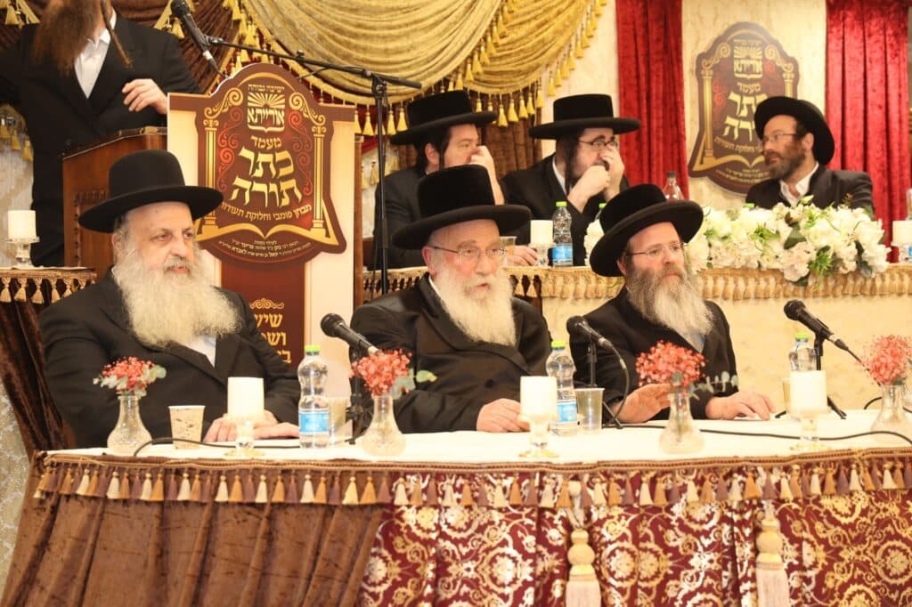 צפו: בחורי ישיבת אורייתא התעטרו בתעודת הוראה