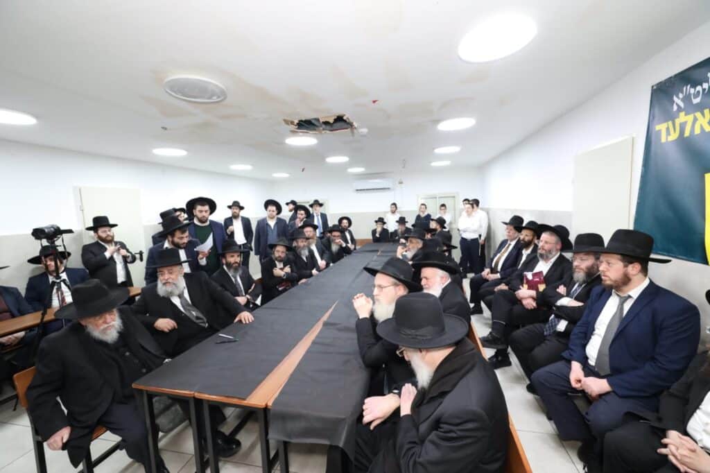 מרן הגר"ד לנדו: "חובה לתמוך בפרוש, זו ההצלה של העיר" מרן הגר"ד לנדו: "חובה לתמוך בפרוש, זו ההצלה של העיר"