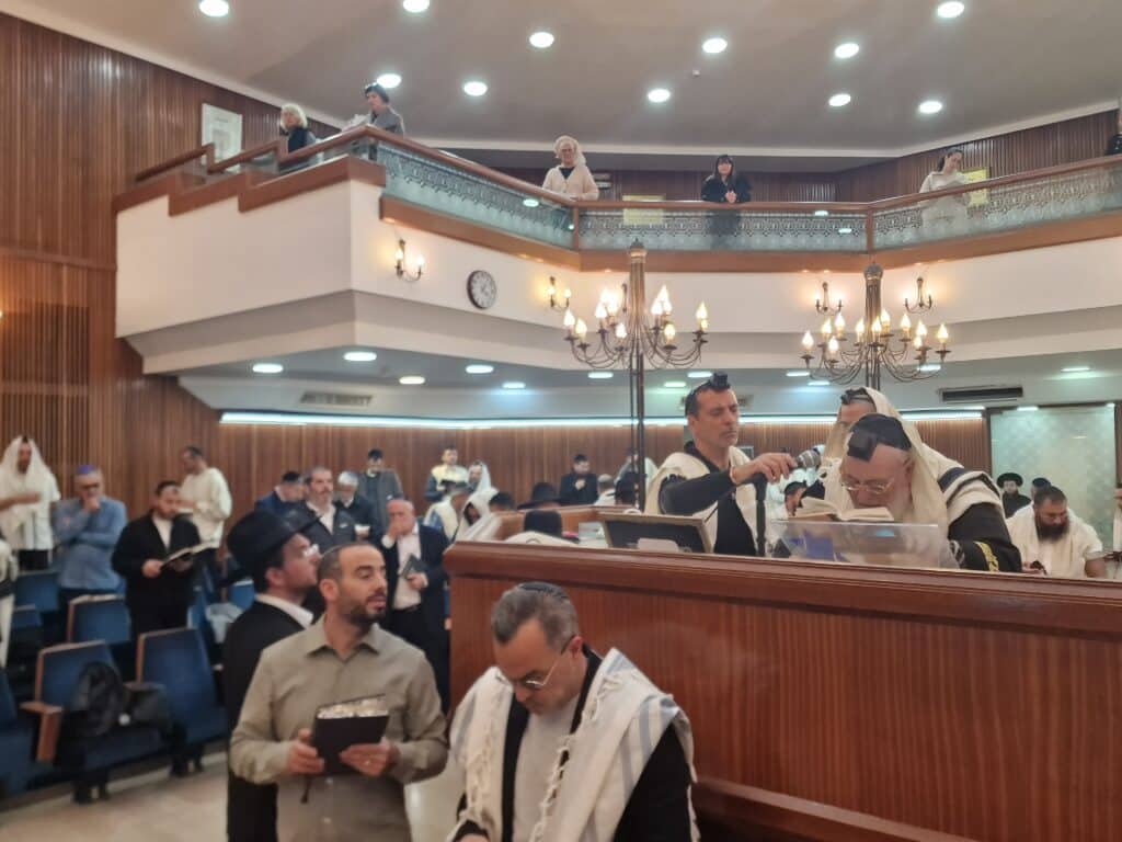 רבה של ירושלים העתיר בדמעות על שלום החיילים והחטופים