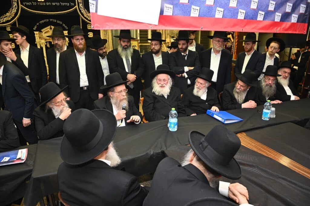 בני ברק: כינוס מאה רבני קהילות בראשות מרן הגר"י זילברשטיין