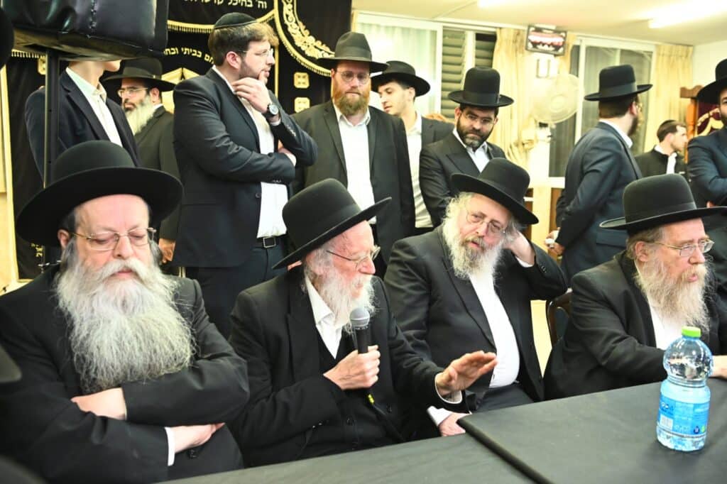 בני ברק: כינוס מאה רבני קהילות בראשות מרן הגר"י זילברשטיין