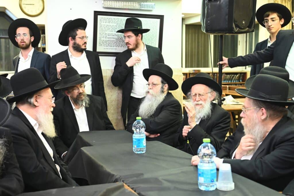 בני ברק: כינוס מאה רבני קהילות בראשות מרן הגר"י זילברשטיין