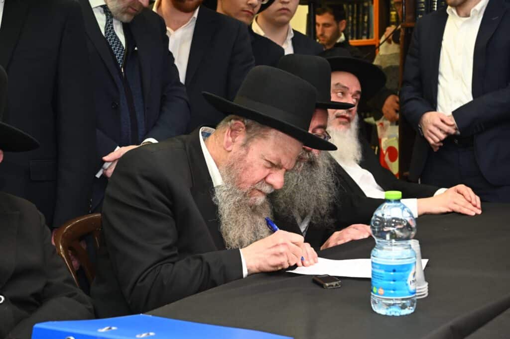 בני ברק: כינוס מאה רבני קהילות בראשות מרן הגר"י זילברשטיין