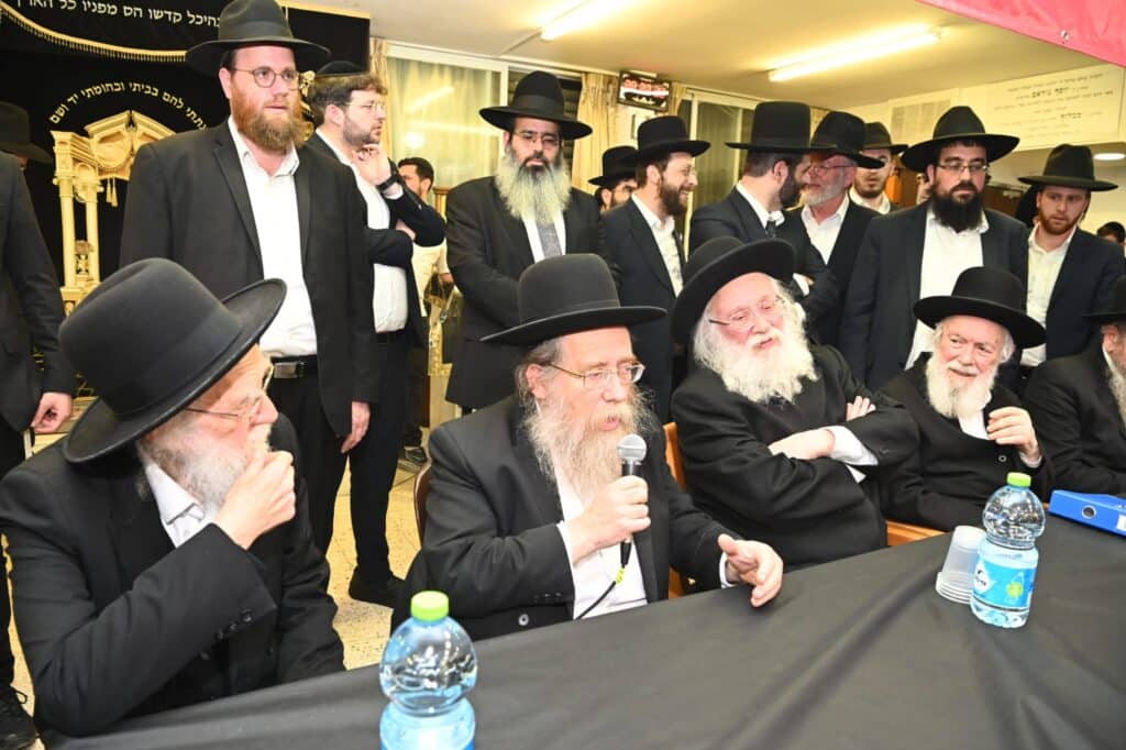 בני ברק: כינוס מאה רבני קהילות בראשות מרן הגר"י זילברשטיין