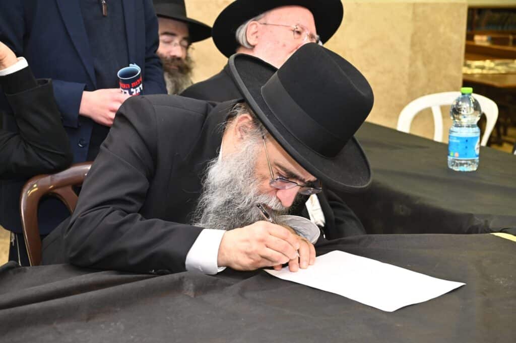 בני ברק: כינוס מאה רבני קהילות בראשות מרן הגר"י זילברשטיין