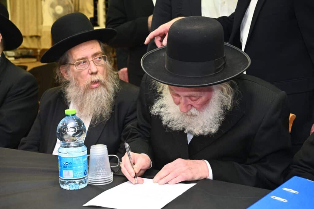 בני ברק: כינוס מאה רבני קהילות בראשות מרן הגר"י זילברשטיין