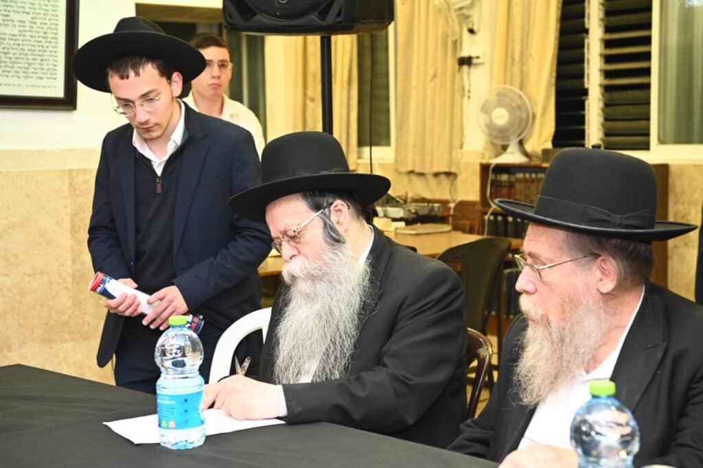 בני ברק: כינוס מאה רבני קהילות בראשות מרן הגר"י זילברשטיין