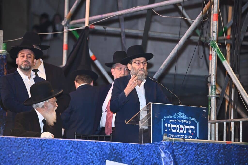 בראשות גדולי ישראל: מאה אלף איש ברחובות בני ברק