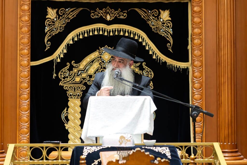 מעמד בקשת הגאולה בהשתתפות כלל הקהילות 