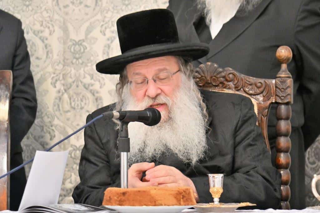 במעמד האדמו"ר: מסיבת חומש בנדבורנא