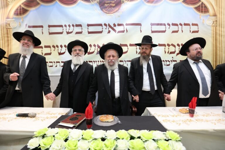 בני הישיבות כתבו חבורות וקיבלו הקדשה מראש הישיבה
