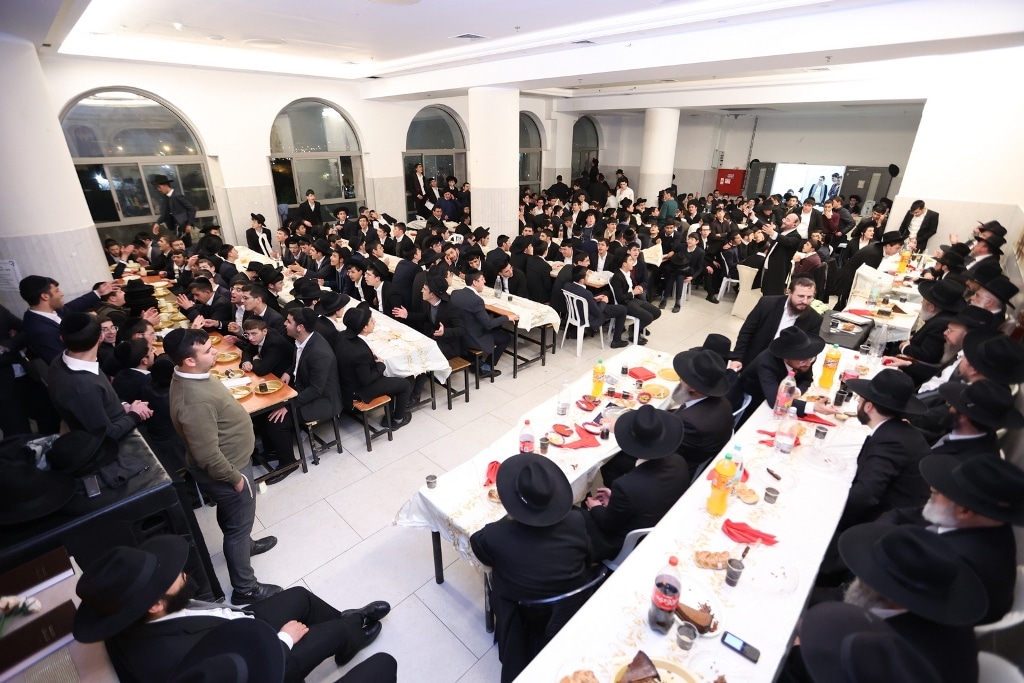 בני הישיבות כתבו חבורות וקיבלו הקדשה מראש הישיבה