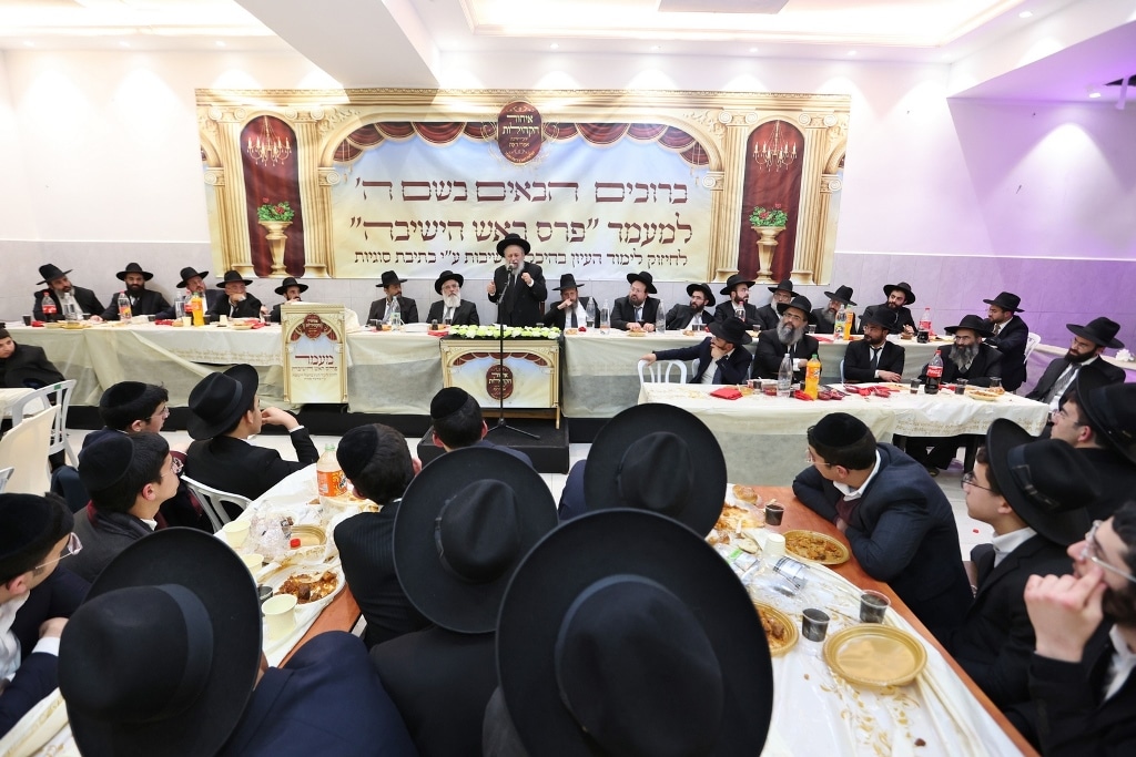 בני הישיבות כתבו חבורות וקיבלו הקדשה מראש הישיבה