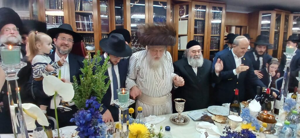 האדמו"ר ממבקשי אמונה פדה את נכדו של האדמו"ר רבי יקותיאל אבוחצירא • גלריה