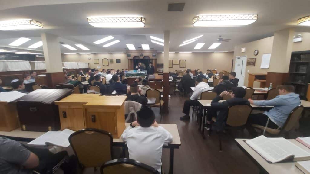 כ"ק האדמ"ר מקאליב במסע חיזוק בשיקגו