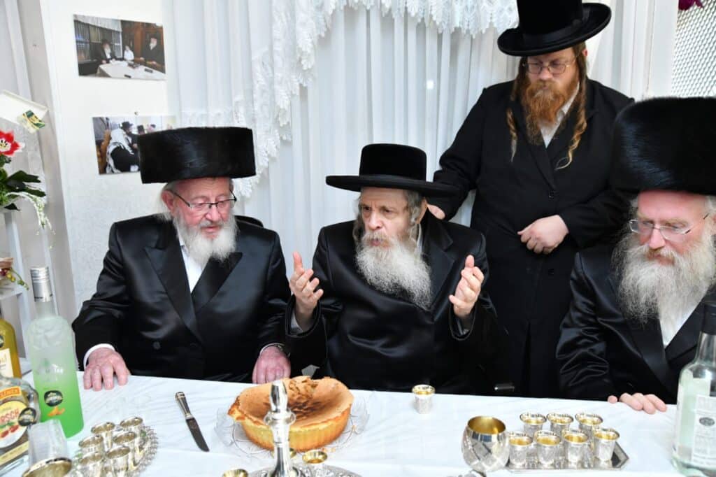 גלריה: הכנסת ספר תורה ל'בית החסידים'