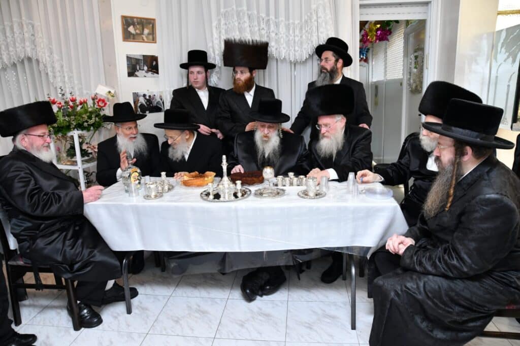 גלריה: הכנסת ספר תורה ל'בית החסידים'