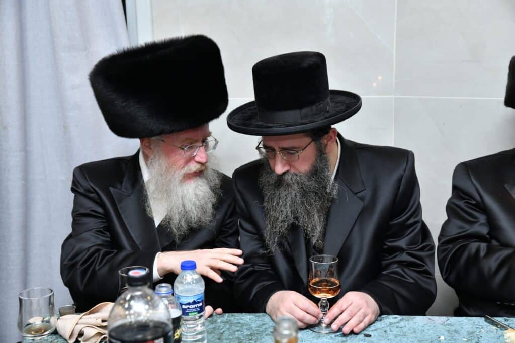 גלריה: הכנסת ספר תורה ל'בית החסידים'