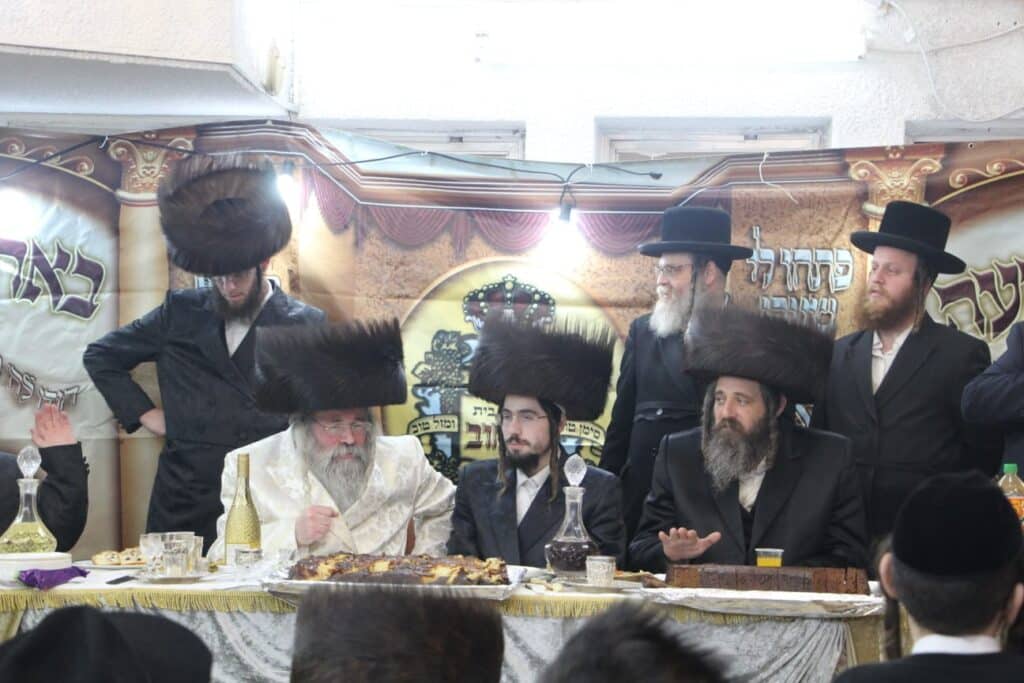 החסידים רקדו: שבע ברכות לבן האדמו"ר מראחוב