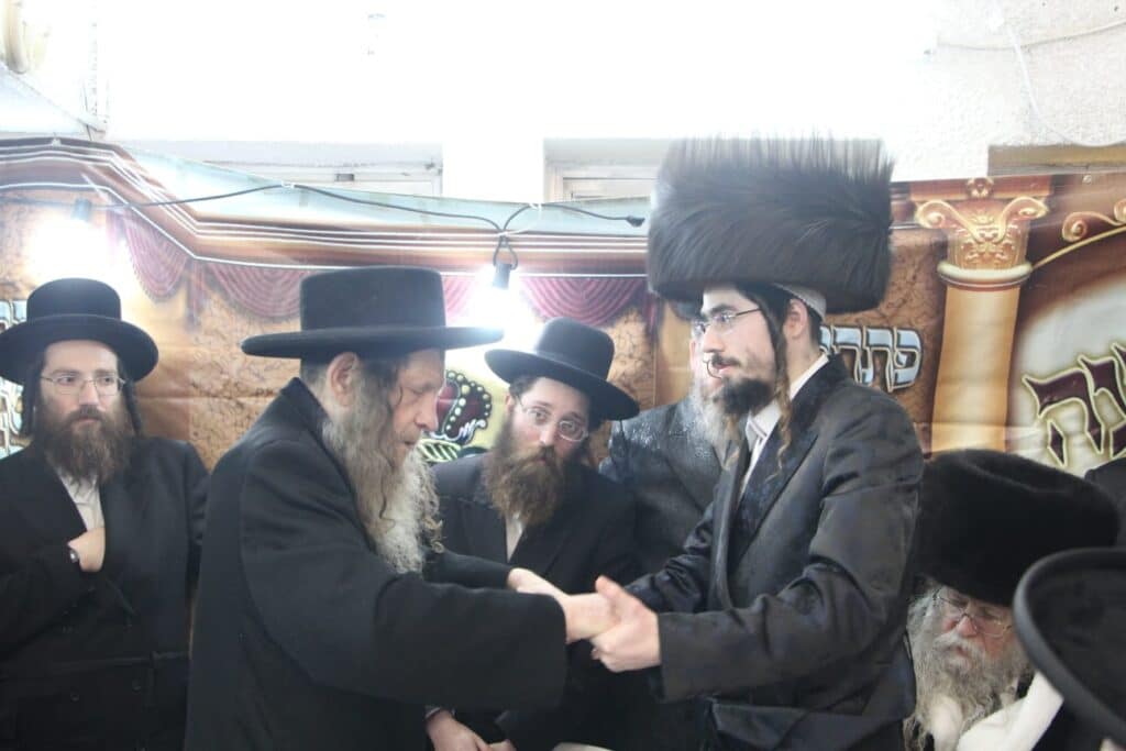 החסידים רקדו: שבע ברכות לבן האדמו"ר מראחוב