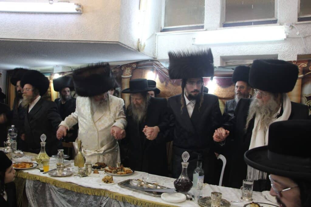 החסידים רקדו: שבע ברכות לבן האדמו"ר מראחוב