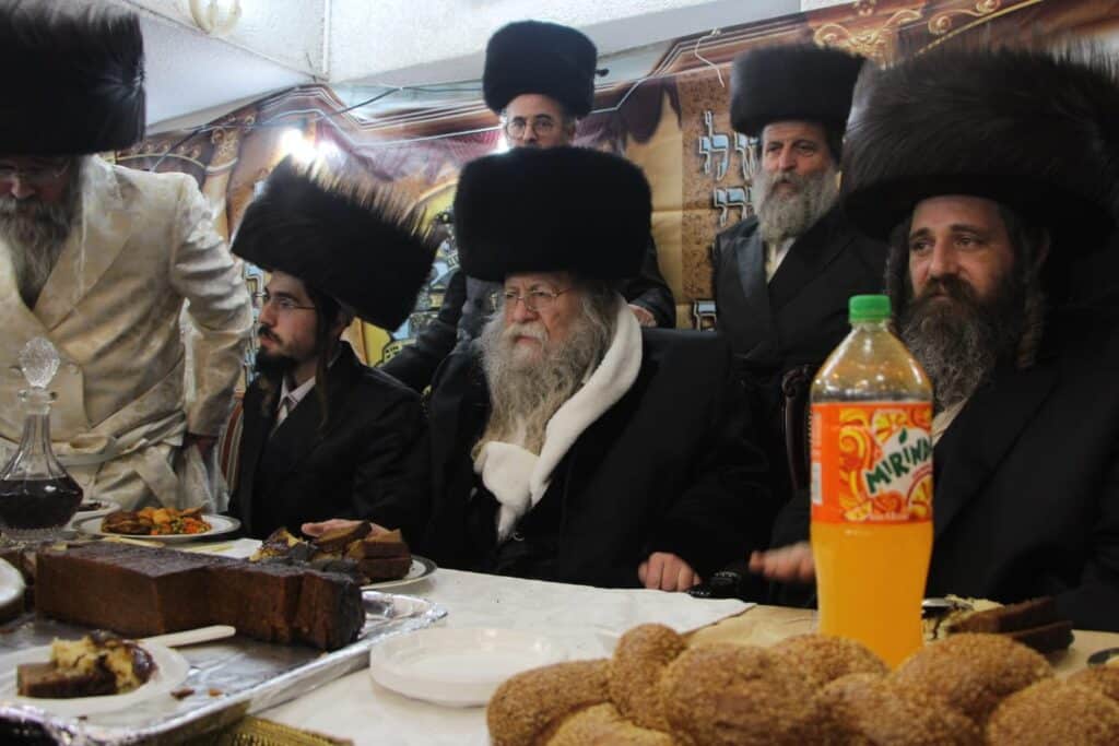 החסידים רקדו: שבע ברכות לבן האדמו"ר מראחוב