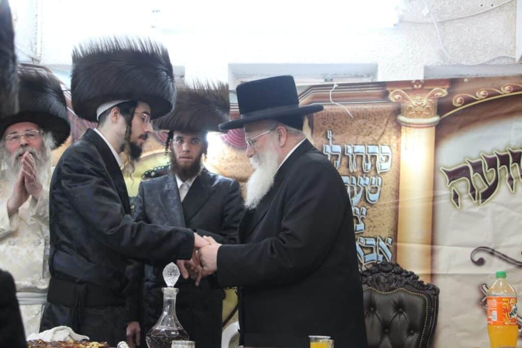 החסידים רקדו: שבע ברכות לבן האדמו"ר מראחוב