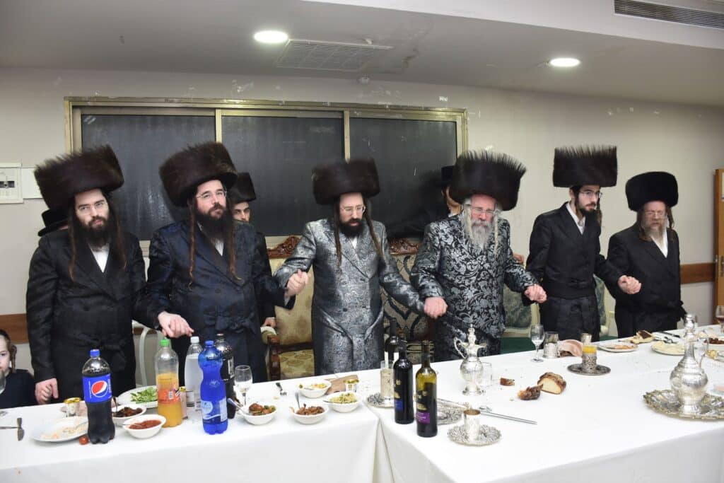הרבי רקד עם החתן: שמחת השבע ברכות לבן האדמו"ר מראחוב