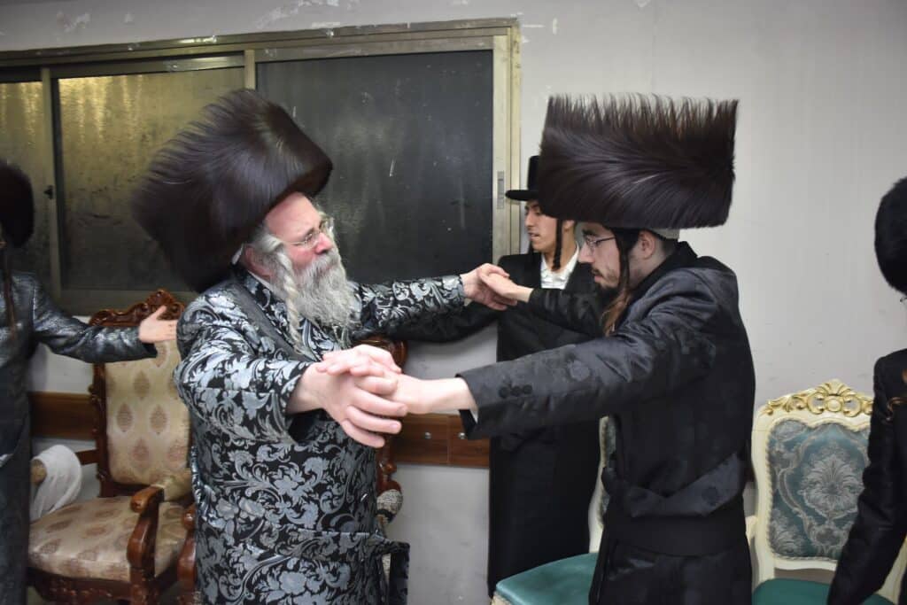 הרבי רקד עם החתן: שמחת השבע ברכות לבן האדמו"ר מראחוב