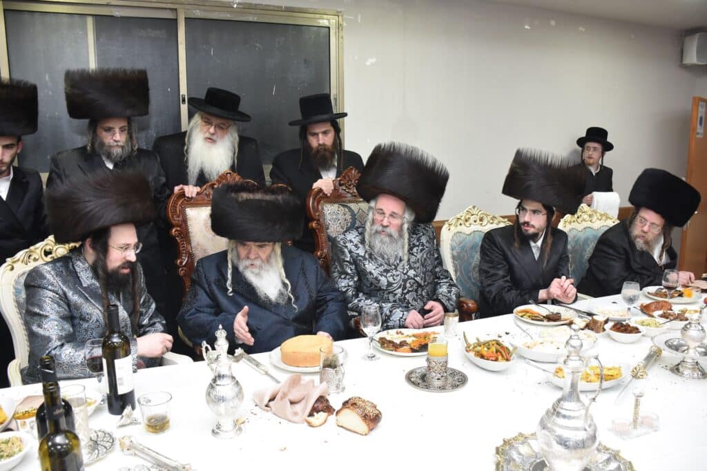 הרבי רקד עם החתן: שמחת השבע ברכות לבן האדמו"ר מראחוב