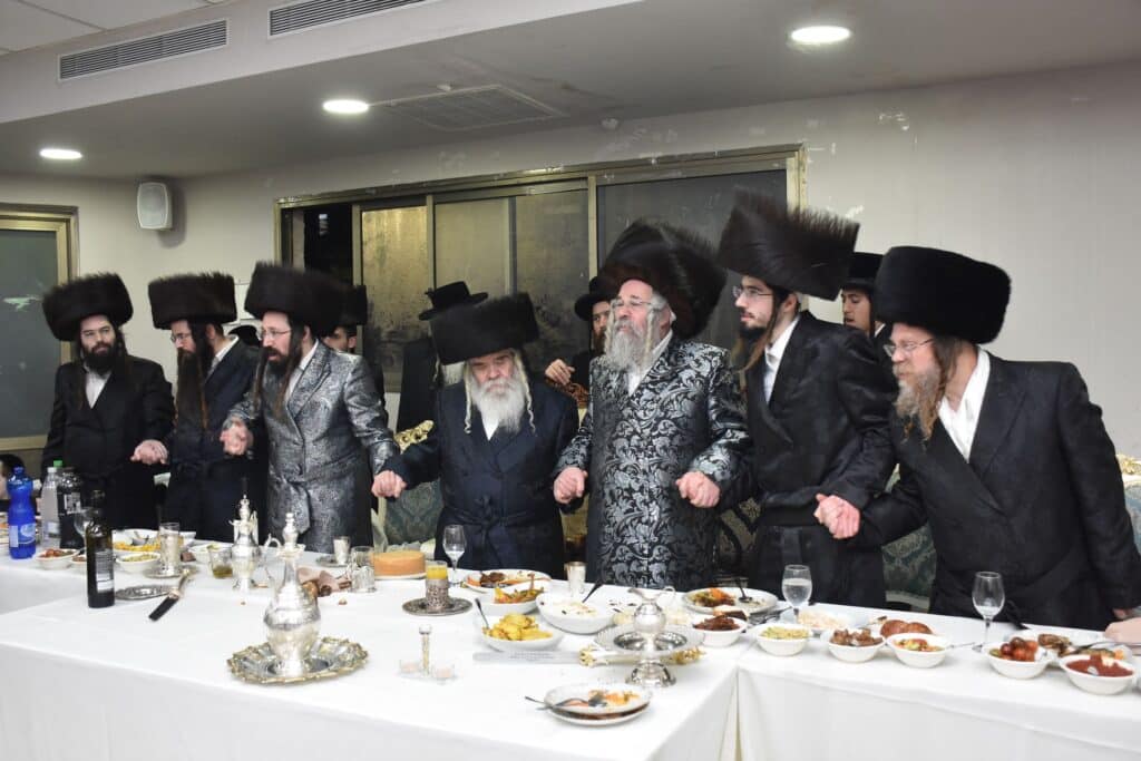 הרבי רקד עם החתן: שמחת השבע ברכות לבן האדמו"ר מראחוב
