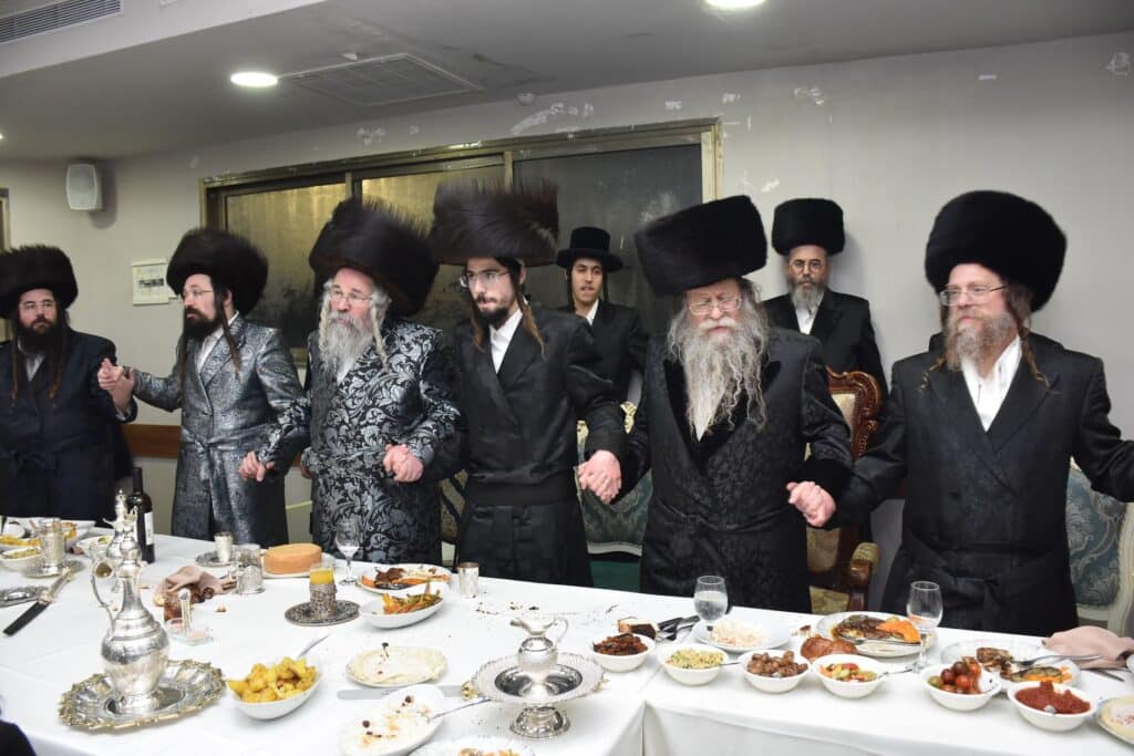 הרבי רקד עם החתן: שמחת השבע ברכות לבן האדמו"ר מראחוב