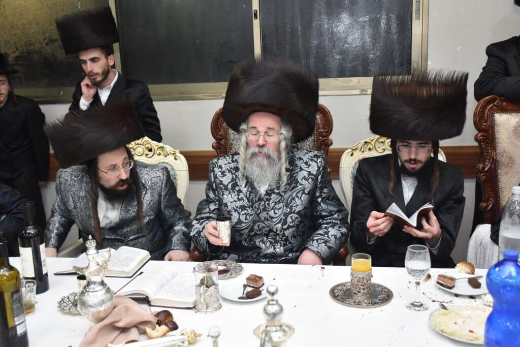 הרבי רקד עם החתן: שמחת השבע ברכות לבן האדמו"ר מראחוב