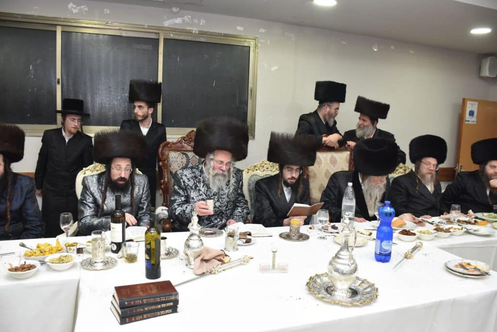 הרבי רקד עם החתן: שמחת השבע ברכות לבן האדמו"ר מראחוב