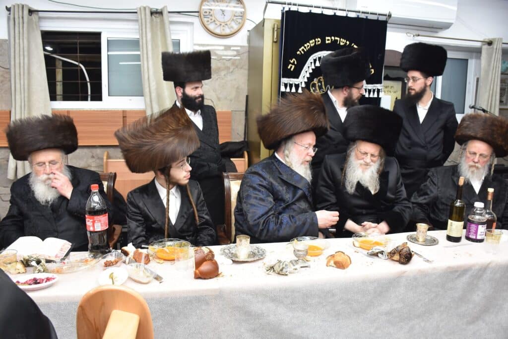 הרבי ערך שבע ברכות ורקד עם החתן