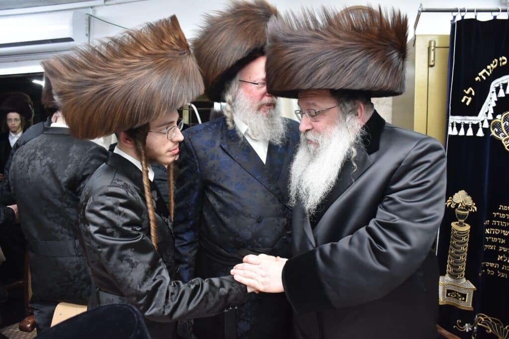 הרבי ערך שבע ברכות ורקד עם החתן