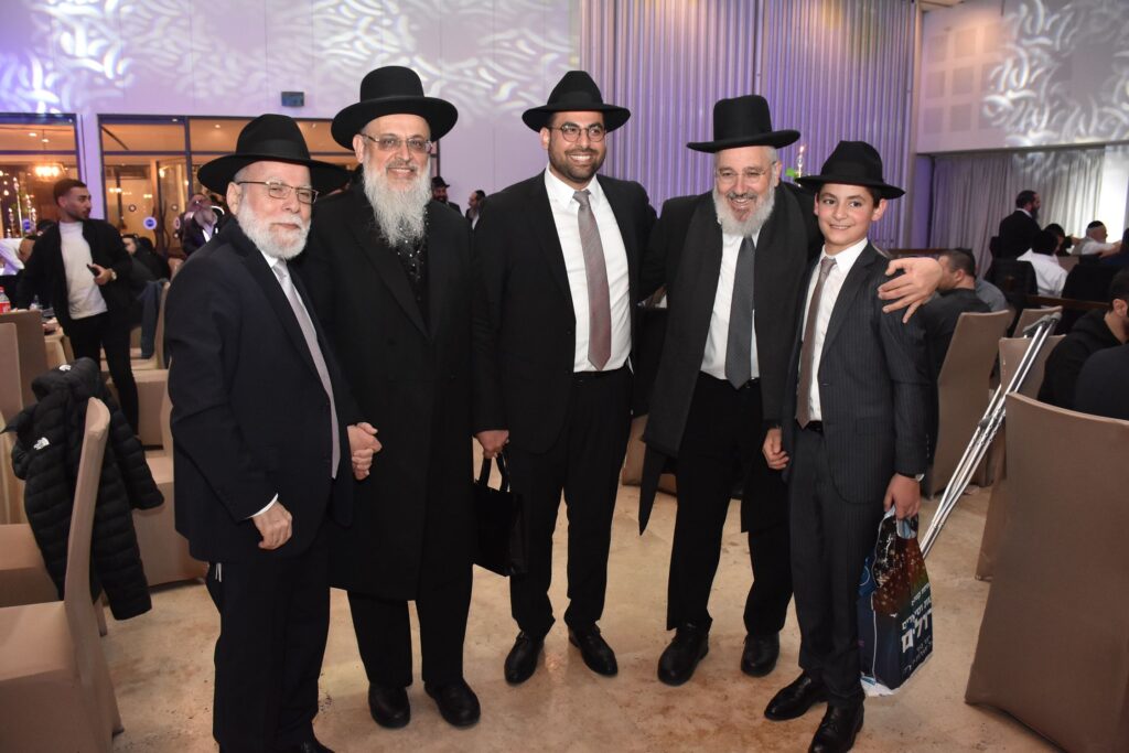 רבנים ואישי ציבור השתתפו: שמחת בר המצווה לבנו יו"ר ש"ס בנס ציונה