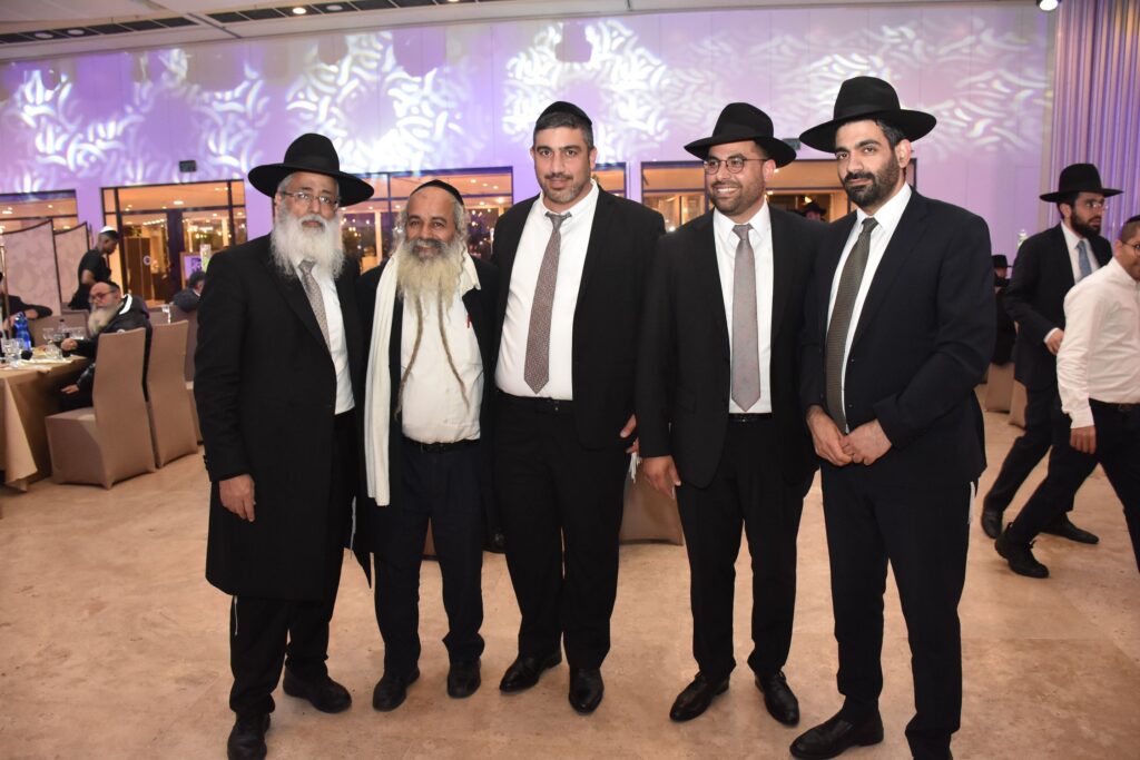 רבנים ואישי ציבור השתתפו: שמחת בר המצווה לבנו יו"ר ש"ס בנס ציונה