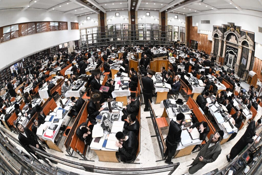 גלריה משמחת הפורים בחסידות צאנז