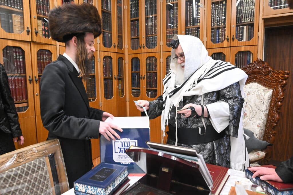 גלריה משמחת הפורים בחסידות צאנז