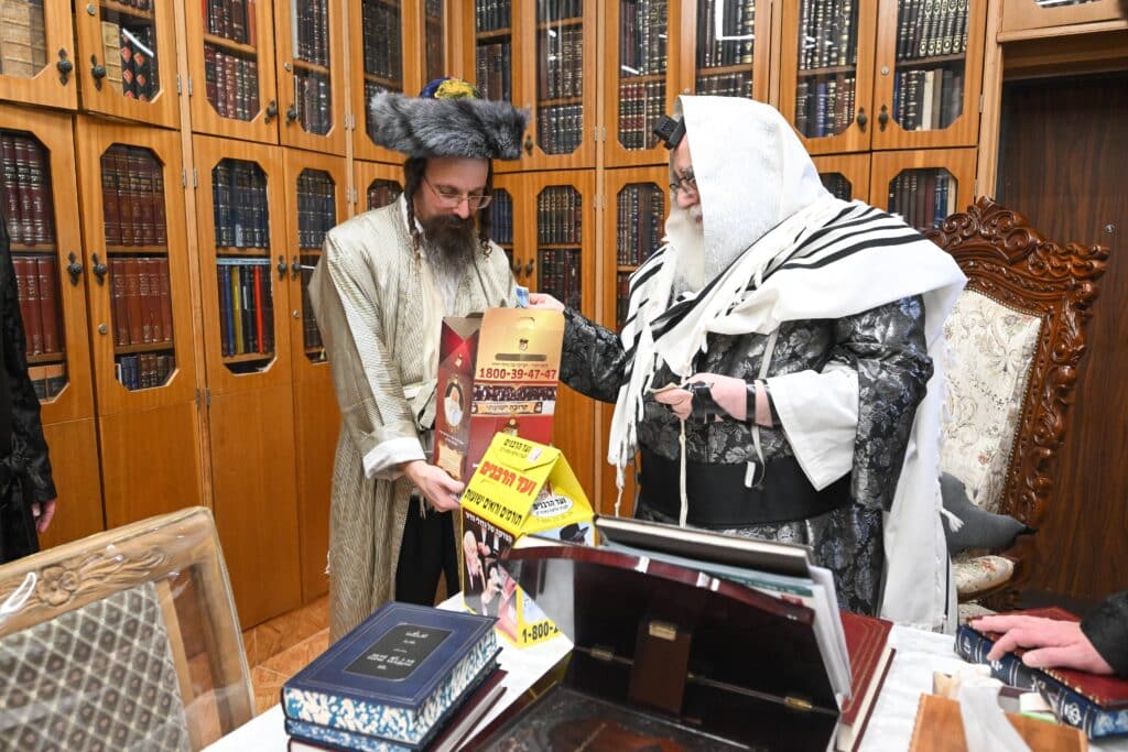 גלריה משמחת הפורים בחסידות צאנז