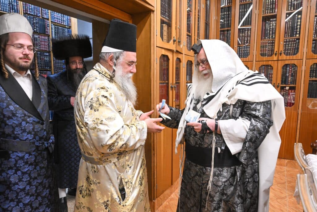 גלריה משמחת הפורים בחסידות צאנז