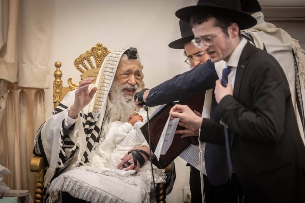 אלפים השתתפו בברית לבנו בכורו של ראש הישיבה הישיש