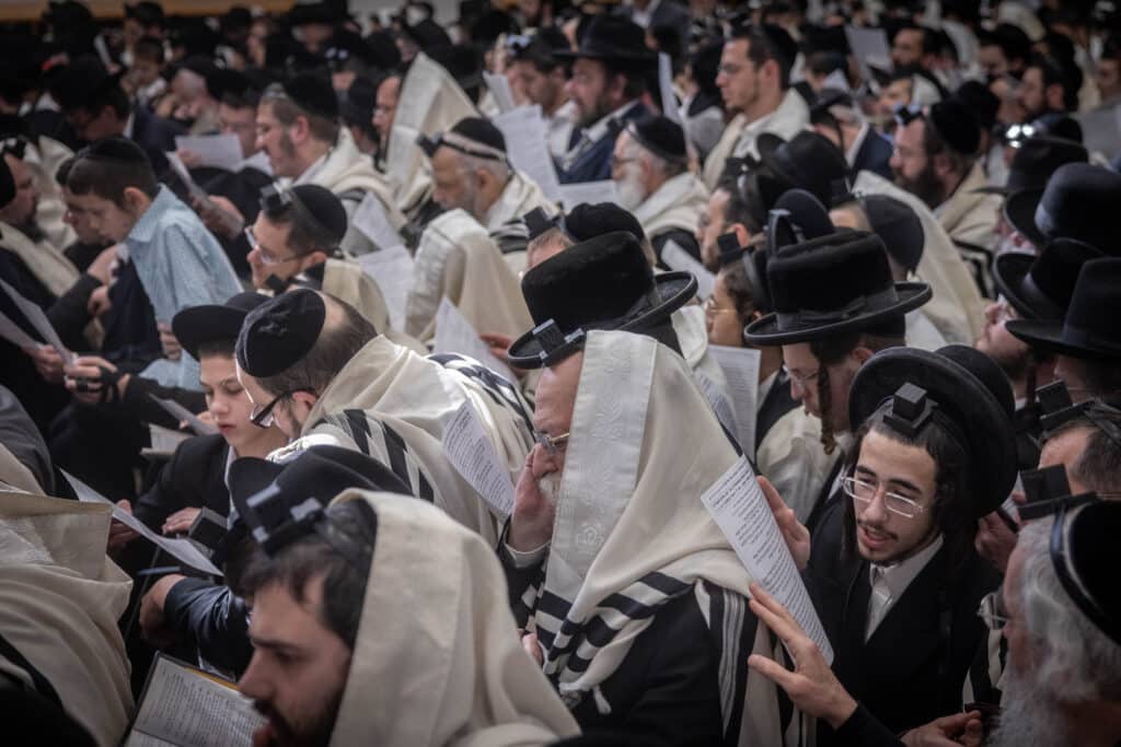 אלפים השתתפו בברית לבנו בכורו של ראש הישיבה הישיש