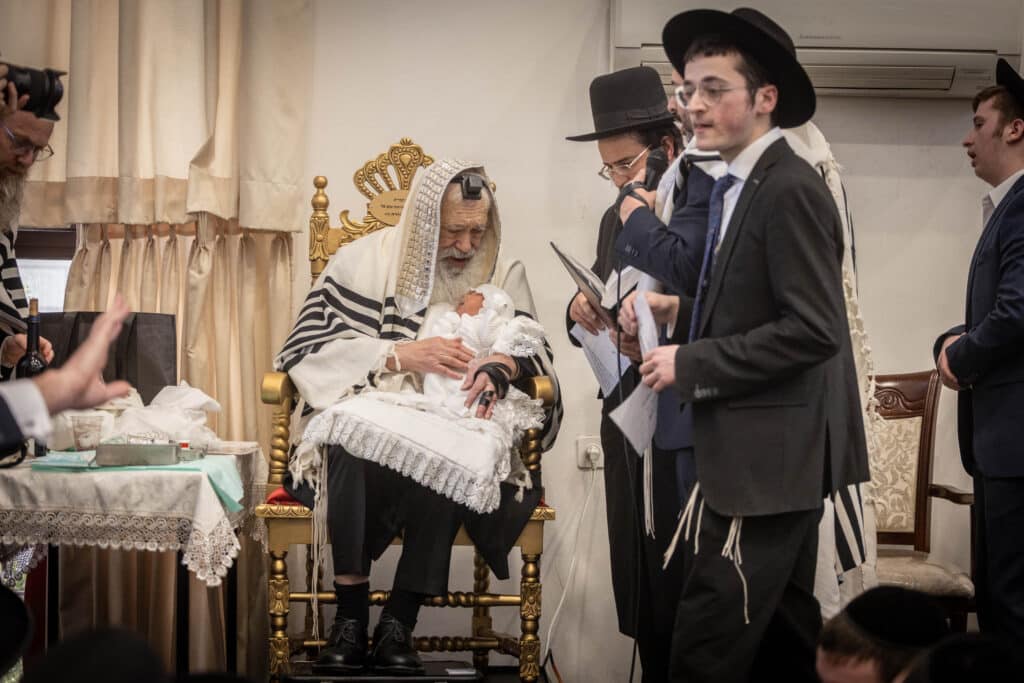 אלפים השתתפו בברית לבנו בכורו של ראש הישיבה הישיש