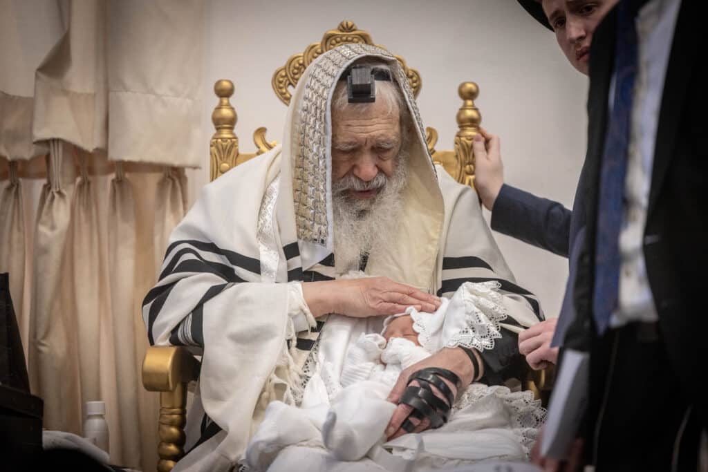 אלפים השתתפו בברית לבנו בכורו של ראש הישיבה הישיש