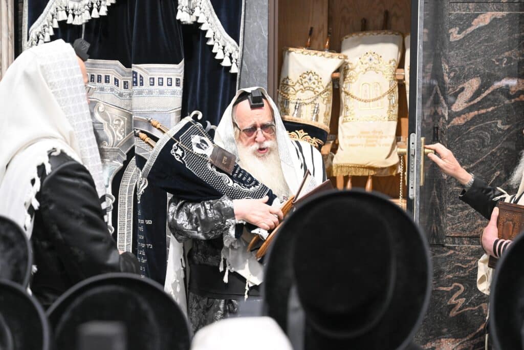 גלריה משמחת הפורים בחסידות צאנז