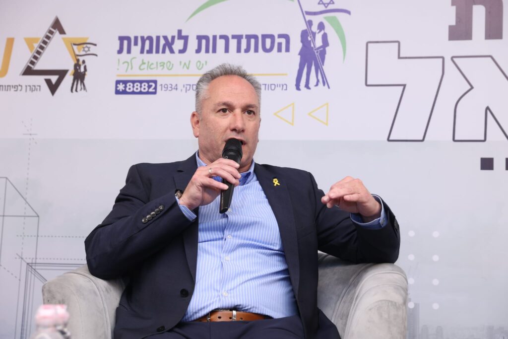 מצוקת הבנייה: אלפי עובדים זרים מהודו נחתו בישראל