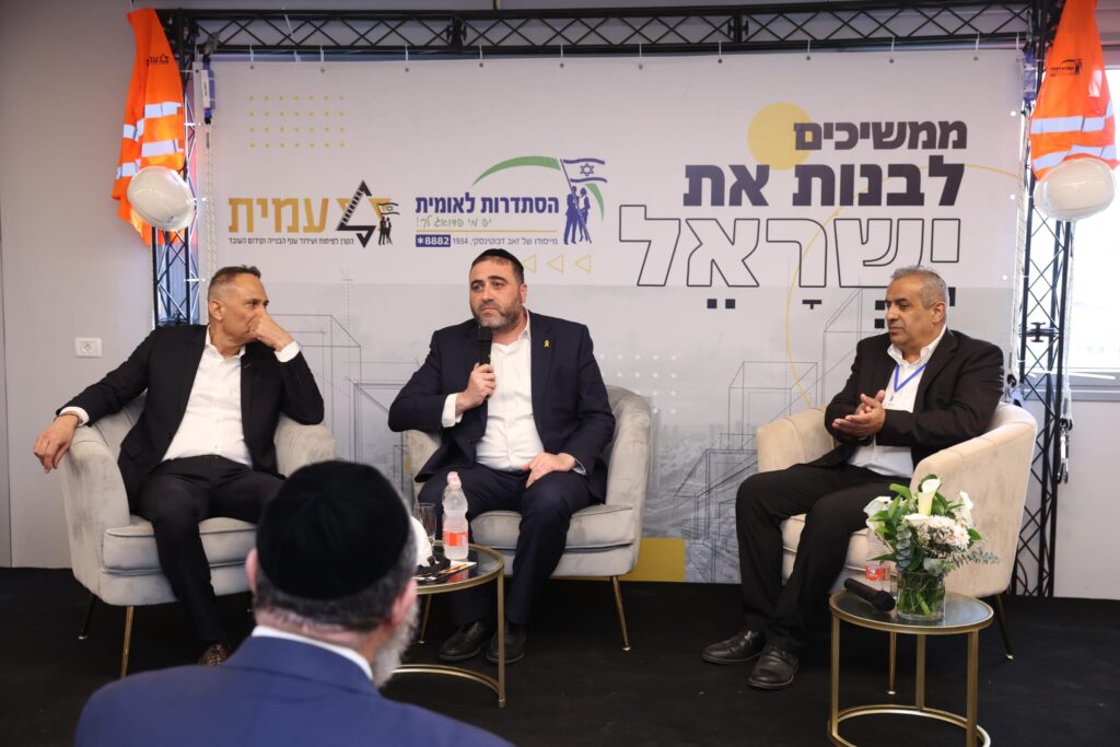 מצוקת הבנייה: אלפי עובדים זרים מהודו נחתו בישראל